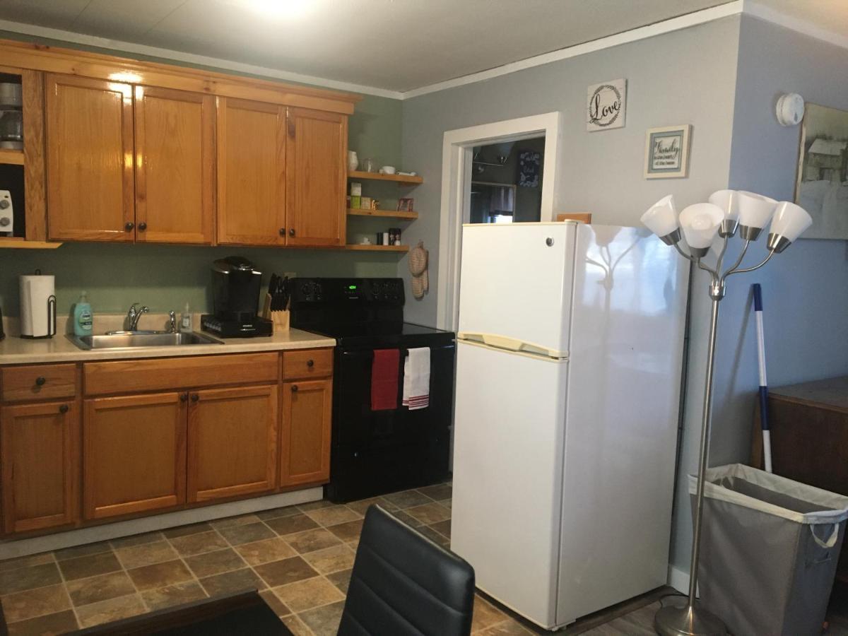 Home Away From Home, Recently Renovated North Troy Exteriör bild