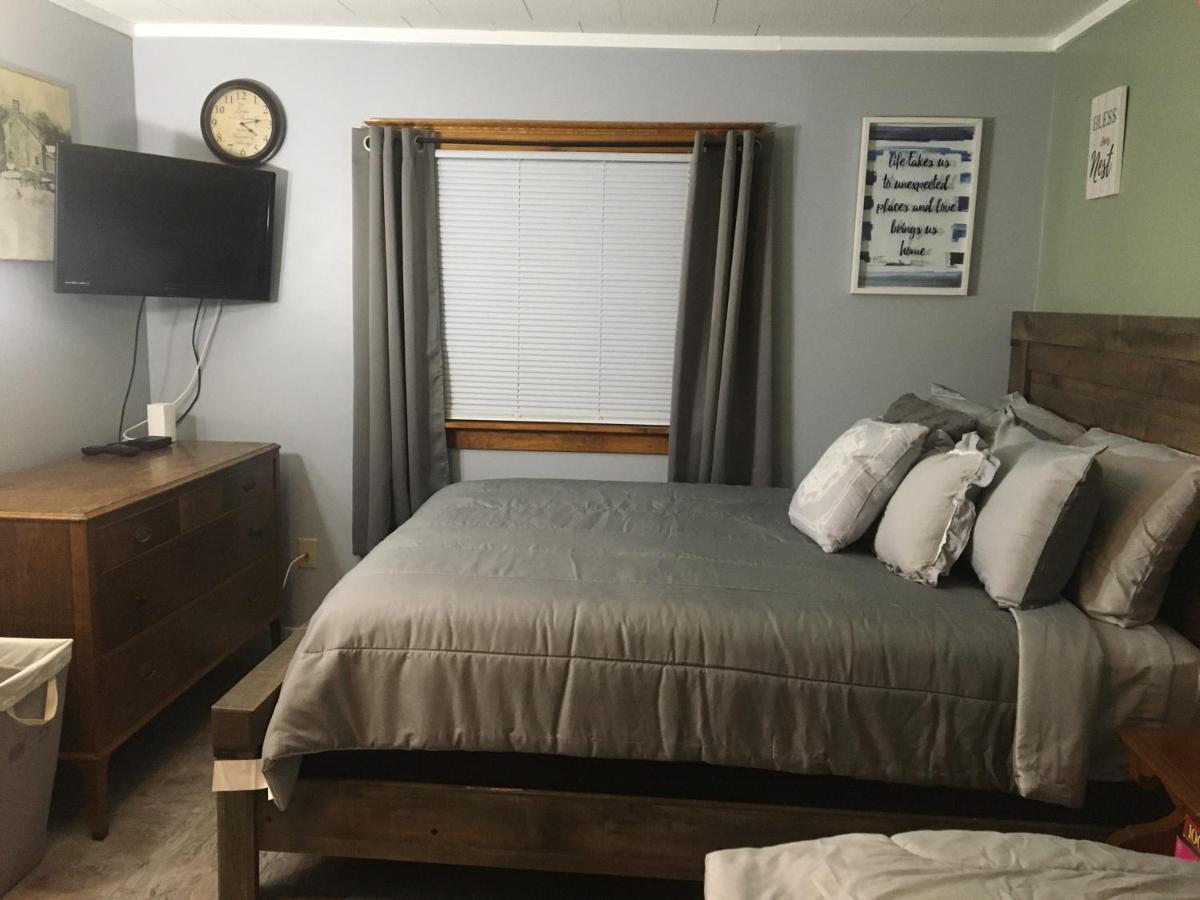 Home Away From Home, Recently Renovated North Troy Exteriör bild